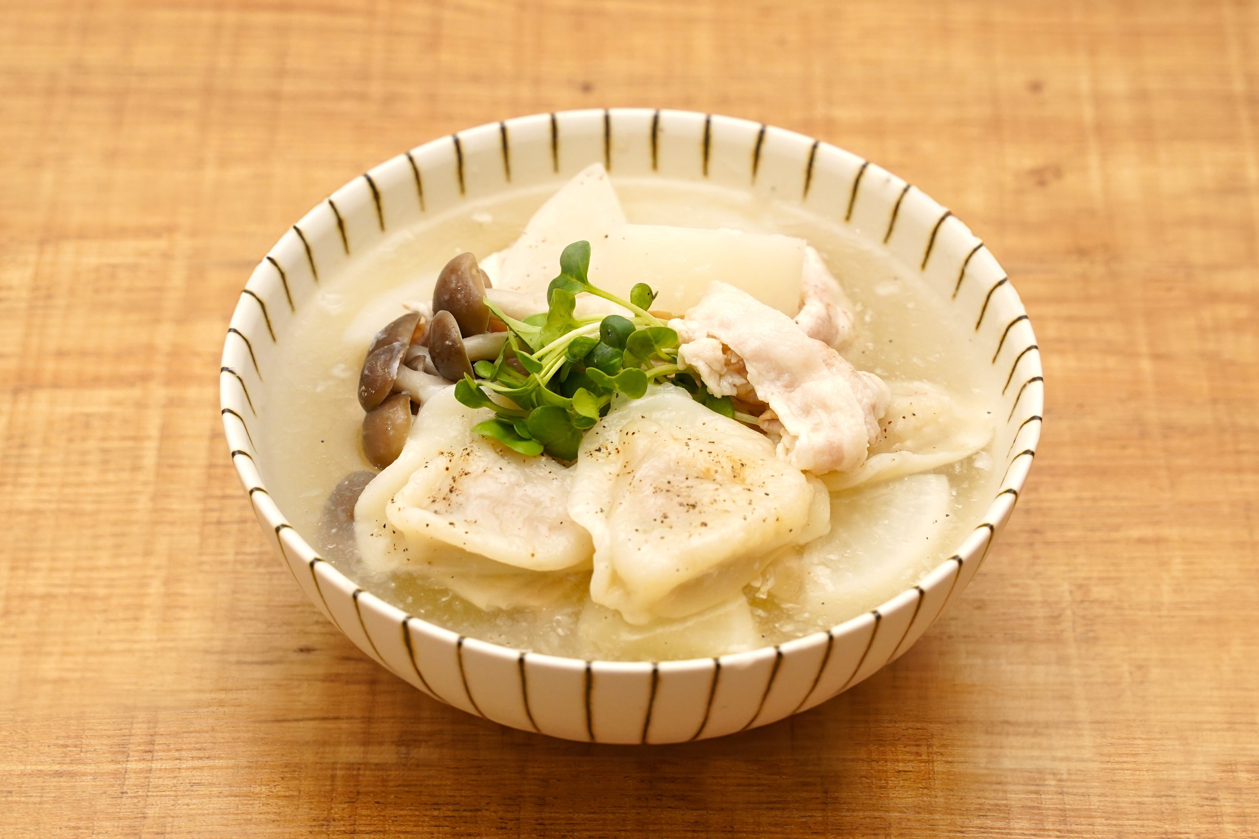 豚バラ肉と水餃子の<br>ごろごろ大根スープ