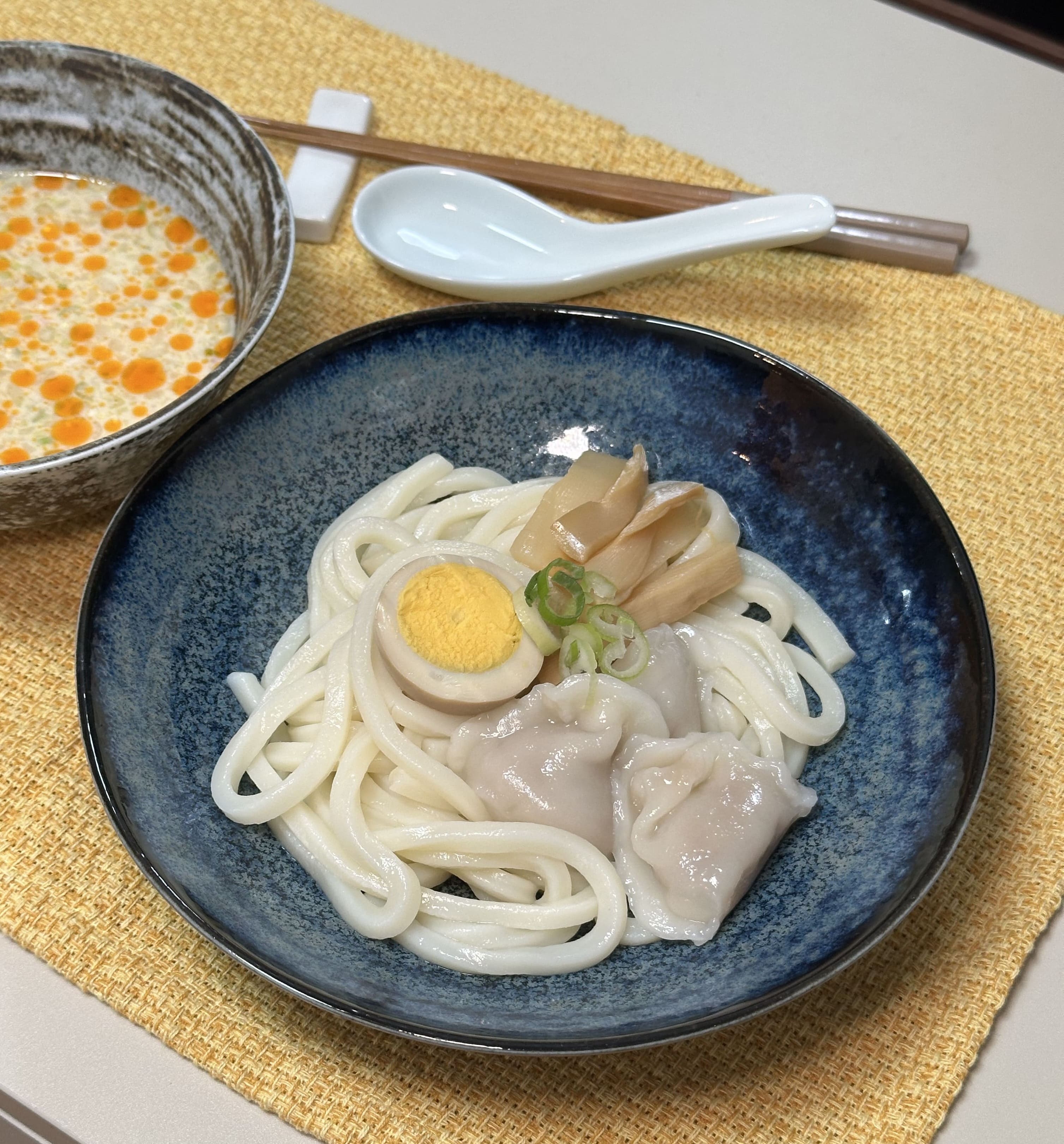 ぷるもち水餃子の 豆乳ねぎラー油のつけうどん