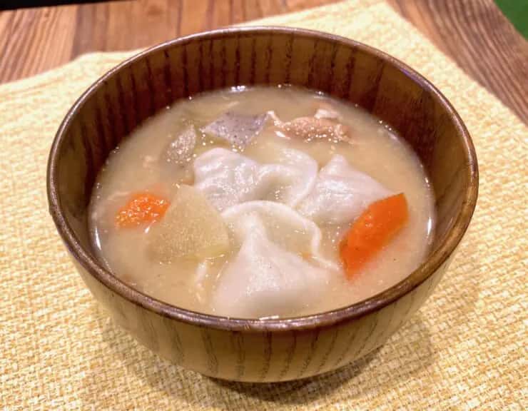 ぷるもち水餃子の豚汁