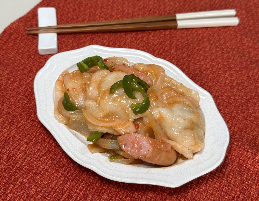 ピリ辛ナポリタン風 ぷるもち水餃子