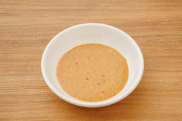 完成です。コクのあるごまだれで、いつもとはひと味違う餃子をお楽しみください。