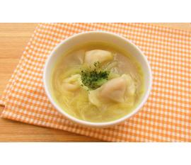 レンジで簡単！ぷるもち水餃子と玉ねぎのコンソメスープ